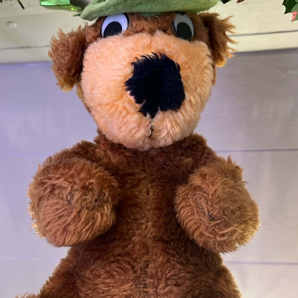 Vintage 1984 yogi bear